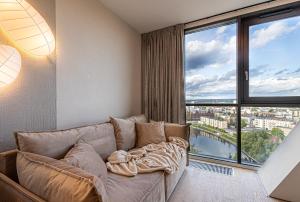 Χώρος καθιστικού στο 2HomeRent Grottgera 4 Skyline View