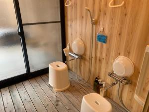 Ein Badezimmer in der Unterkunft AKAYA GLAMPING HOUSE - Vacation STAY 41979v