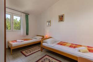 Fotografie z fotogalerie ubytování Beachfront House Nada - Happy Rentals v destinaci Karlobag + 29 fotografií