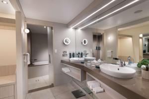 Kylpyhuone majoituspaikassa Hilton Darwin