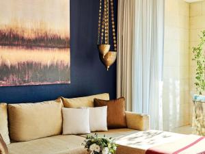 Ruang duduk di Raffles Dubai