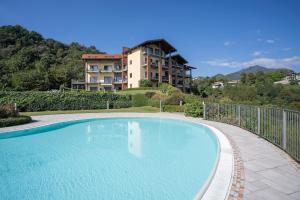 Der Swimmingpool an oder in der Nähe von LAirone Apt