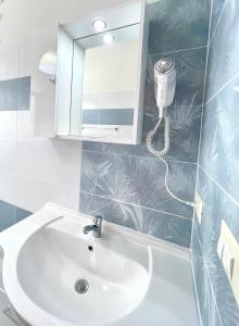 Koupelna v ubytování Leverblu House