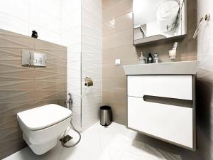 Ένα μπάνιο στο Nomad Friendly Modern Complex Next To Metro +16 φωτογραφίες