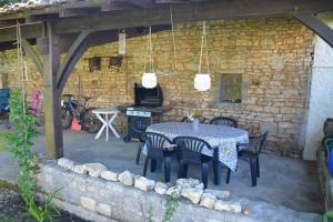 Foto dalla galleria di Large Cottage near Ruffec a Bernac Altre 25 foto