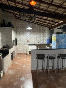 Kuchyň nebo kuchyňský kout v ubytování Casa a 30km da Serra do Cipó-MG