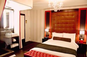 Postel nebo postele na pokoji v ubytování Sanctuary Hotel New York