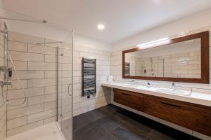 Koupelna v ubytování Zlatni Zalaz,Apartments,Supetarska Draga