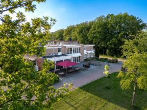 an aerial view of a building with a courtyard at Hotel Diana in Bad Bentheim