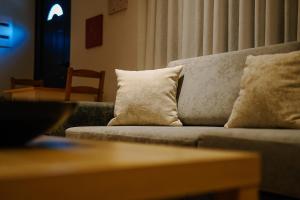 Afbeelding uit fotogalerij van ASIMENJA’S STUDIOS in Gjirokastër