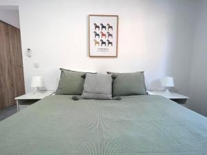 Postel nebo postele na pokoji v ubytování Sithonian suites + 5 fotografií