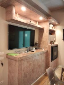 Kuchyňa alebo kuchynka v ubytovaní Luxury Villa Spaccasole su Cortona - Sauna & Infinity Pool