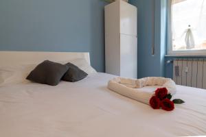 Un pat sau paturi într-o cameră la Private apartment - relax and privacy