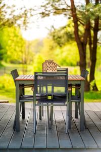 صورة لـ Dom na Mazurach nad jeziorem Isąg Pora Jeziora في Pelnik