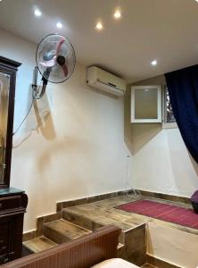 Φωτογραφία από το άλμπουμ του Spacious Master room in newly innovated apt σε Dumyāţ al Jadīdah