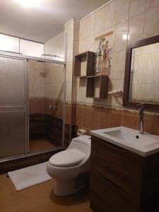 Phòng tắm tại Hostal COLUMBIA