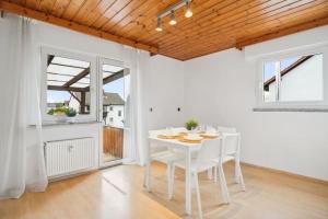 Φωτογραφία από το άλμπουμ του RI01 Apartment mit großem Balkon σε Groß-Gerau