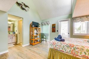 Fotografie z fotogalerie ubytování Myrtle Beach Condo Near Ocean 1 Mi to Apache Pier v destinaci Myrtle Beach