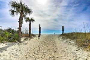 Fotografie z fotogalerie ubytování Myrtle Beach Condo Near Ocean 1 Mi to Apache Pier v destinaci Myrtle Beach