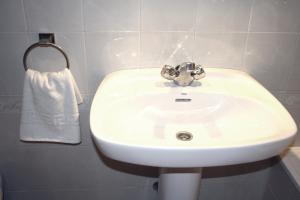 A bathroom at El Mirador Még 8 kép