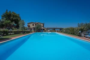 Bazén v ubytování Glamping Tuscany - Podere Cortesi nebo v jeho okolí