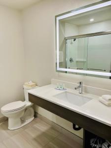 Koupelna v ubytování Quality Inn Kodiak