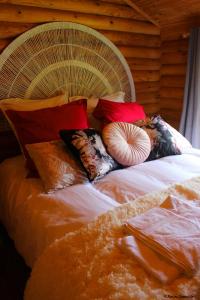Camping écovillage Soleil du Pibeste客房内的一张或多张床位