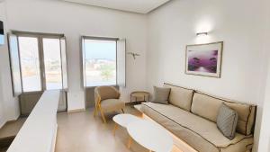 Posezení v ubytování HAYAL SUITES SANTORINI
