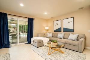 Gallery image of Coastal Family House! OC in Westminster