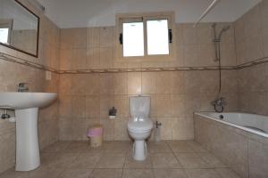 Koupelna v ubytování Jaime Villa Cyprus