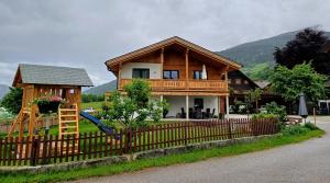 Výhľad na hory alebo výhľad na hory priamo z apartmánu