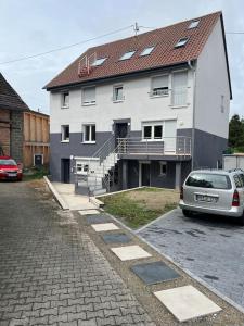 Kejiranan di persekitaran atau kejiranan dekat dengan apartmen +6 gambar