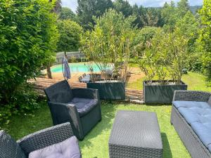 Ogród w obiekcie Villa Lila - Sarlat Centre piscine et jacuzzi