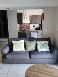 Gallery image of Agréable logement avec terrasse in Saint-Victoret +5 photos