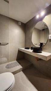 Koupelna v ubytování Departamento completo en zona principal de la ciudad, buen pastor, plaza españa, patio olmos