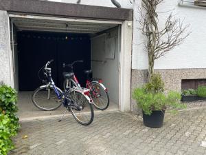 Jízda na kole v ubytování Hotel KAUP nebo okolí