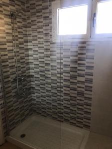 Apartamentos ORLANDO en Costa Adeje的一间浴室