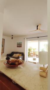 Afbeelding uit fotogalerij van AlcaidesaBnb - Acogedor Apto. in Alcaidesa