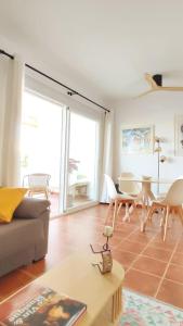 Afbeelding uit fotogalerij van AlcaidesaBnb - Acogedor Apto. in Alcaidesa +23 foto's