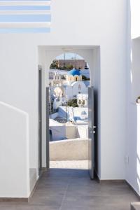 Gallery image of Captain's house suites in Vóthon