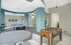 Una cocina o kitchenette en Oceanfront Condo with Ocean View and Beach Access