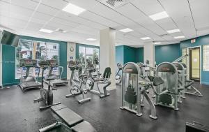 Gimnasio o equipamiento deportivo en Oceanfront Condo with Ocean View and Beach Access
