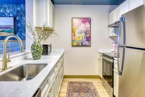 A kitchen or kitchenette at Quest Travels