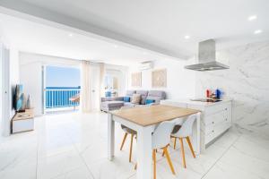Kuchyň nebo kuchyňský kout v ubytování Veracruz 17-B Deluxe Apartament Levante Beach
