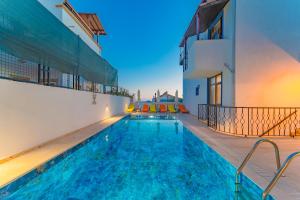 The swimming pool at or close to Pazar Apartments