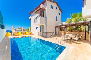 The swimming pool at or close to Pazar Apartments