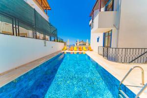 The swimming pool at or close to Pazar Apartments