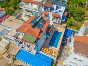 The swimming pool at or close to Pazar Apartments