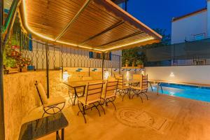 The swimming pool at or close to Pazar Apartments