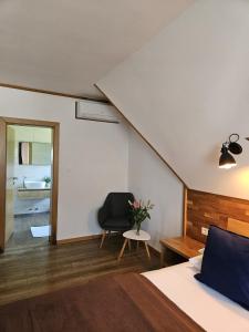 Posteľ alebo postele v izbe v ubytovaní B&B Plitvica Lodge